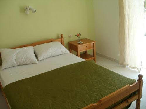 Sea Shell Apartments Pirgos Psilonerou Exterior photo